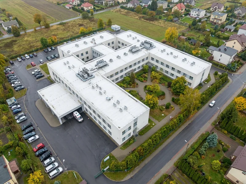 Budynek opieki przy szpitalu, widok z góry